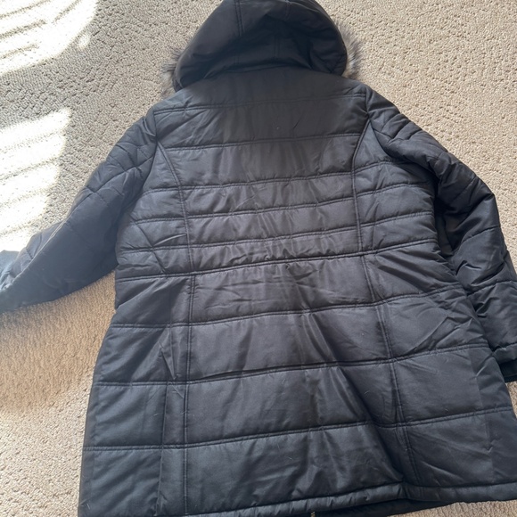 Plus size puff jacket - Picture 2 of 5